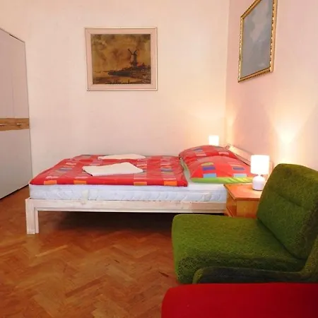 Havelska 10 * Praga